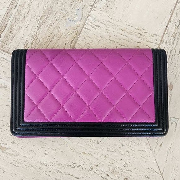Chanel Boy Yen Wallet - Purple/Black Quilted Lambskin w/ removable chain (woc) - Picture 7 of 16